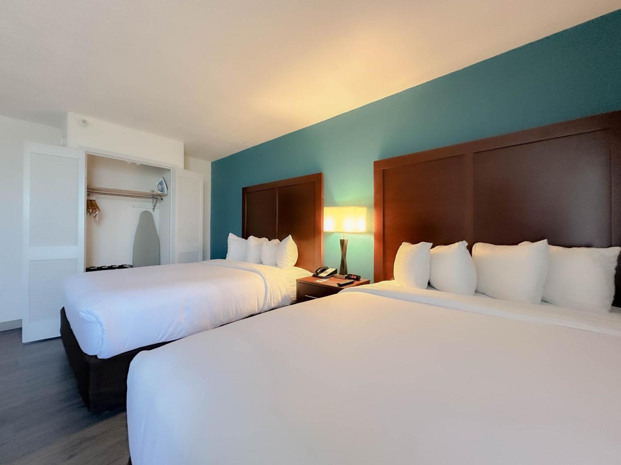 Comfort Inn & Suites Kissimmee By The Parks Four Corners Exteriör bild
