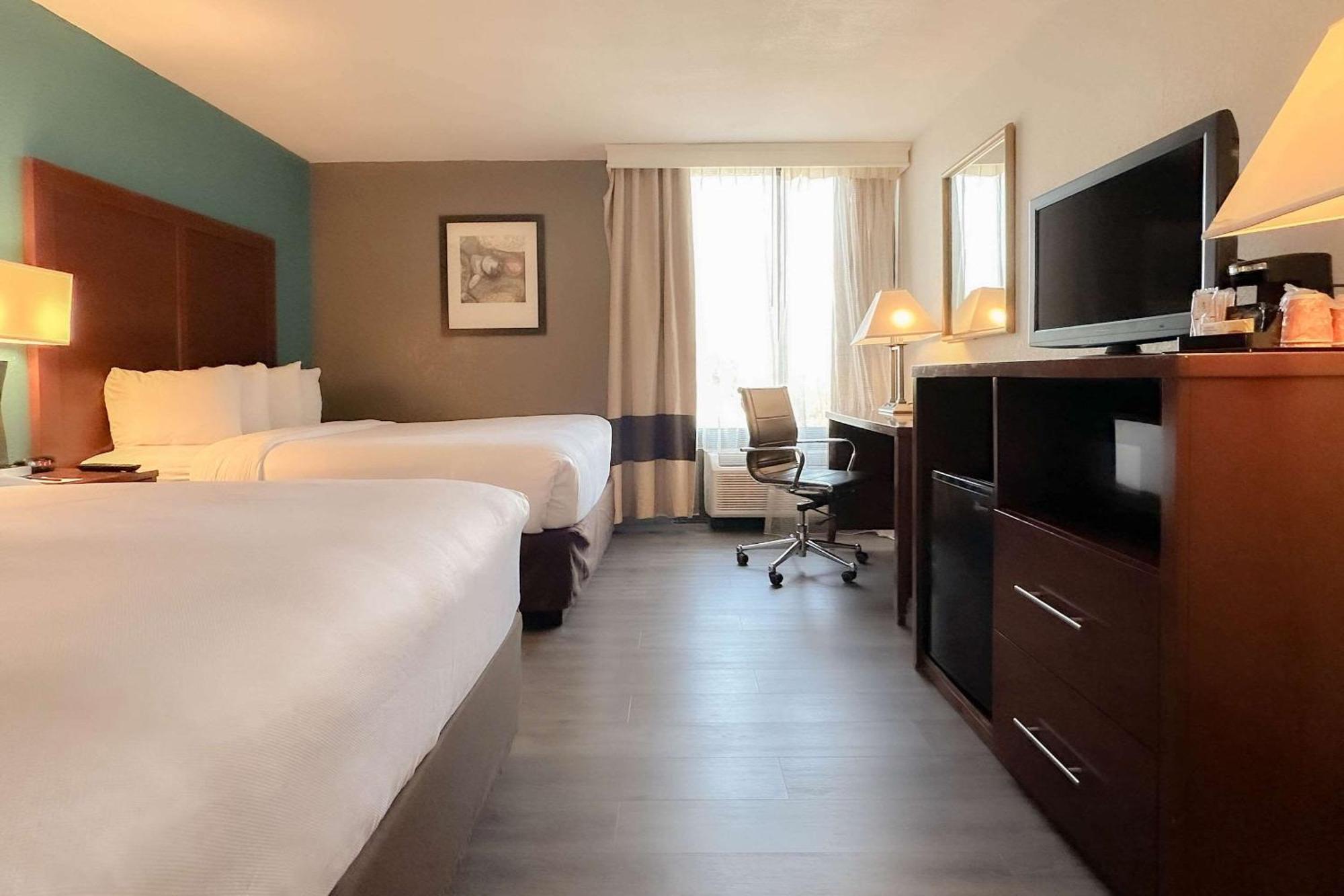 Comfort Inn & Suites Kissimmee By The Parks Four Corners Exteriör bild