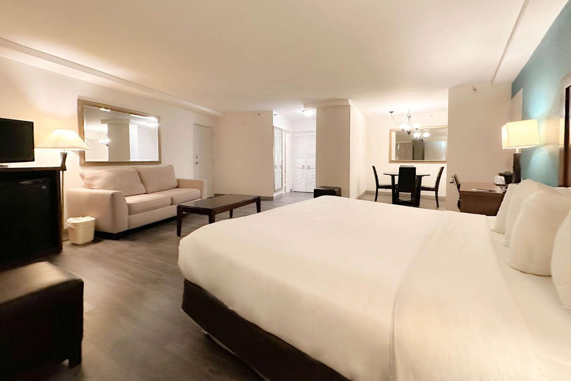 Comfort Inn & Suites Kissimmee By The Parks Four Corners Exteriör bild