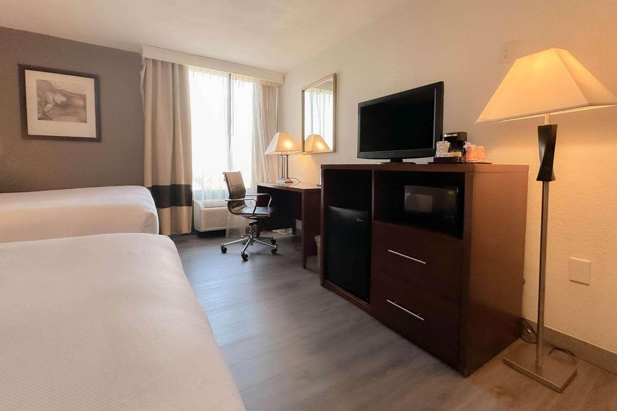 Comfort Inn & Suites Kissimmee By The Parks Four Corners Exteriör bild